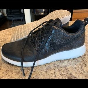 Nike Roshe One leather shoes